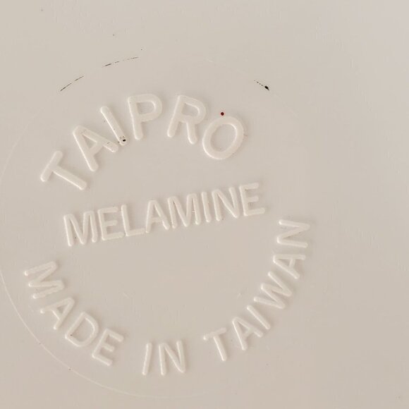 Taipro Melamine Christmas Serving Plate Platter 14.5 Inch Diameter Centerpiece - Picture 4 of 7